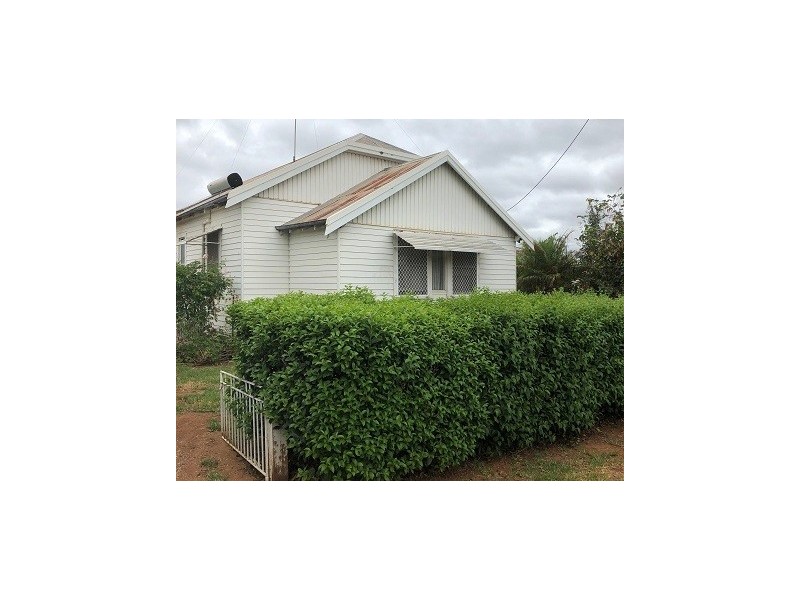 73 Bogan Street, Parkes NSW 2870