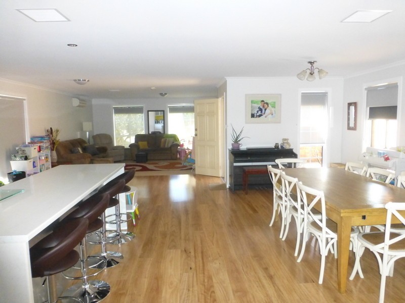 3 Glenburnie Close, Parkes NSW 2870