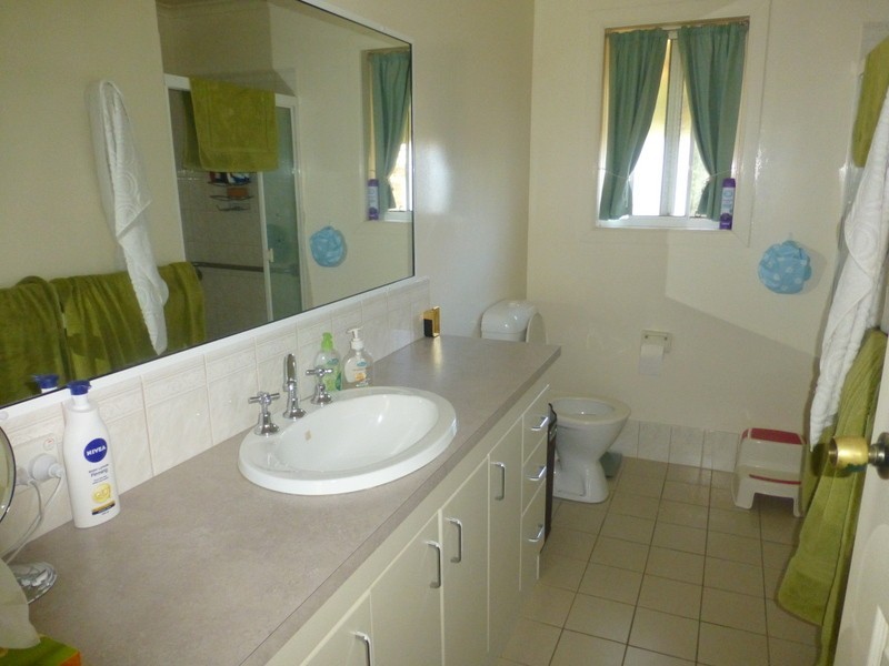 3 Glenburnie Close, Parkes NSW 2870