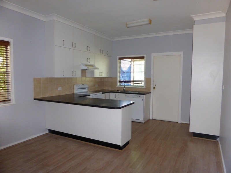 12 Sydney Street, Parkes NSW 2870