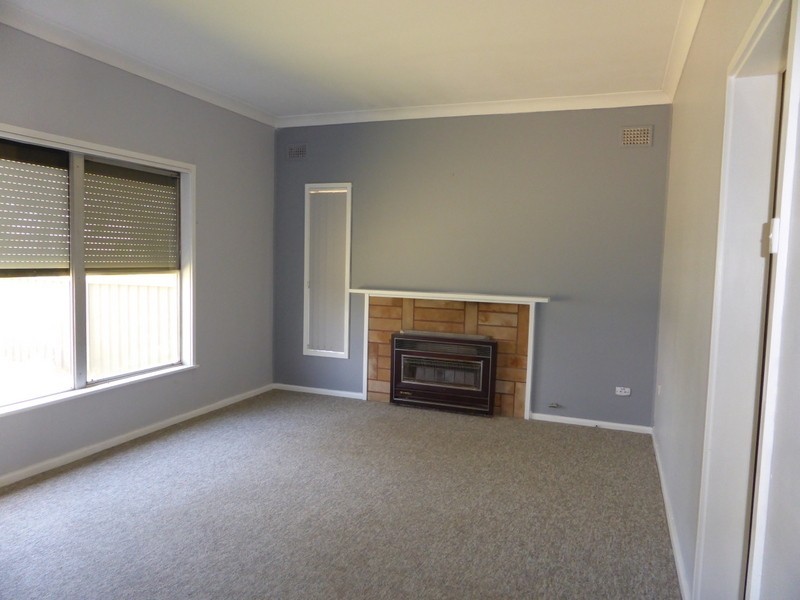 12 Sydney Street, Parkes NSW 2870