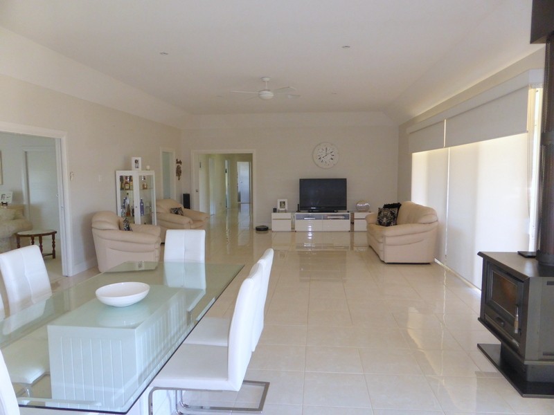 12 Strom Lane, Eugowra NSW 2806
