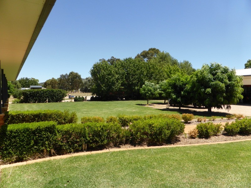 12 Strom Lane, Eugowra NSW 2806