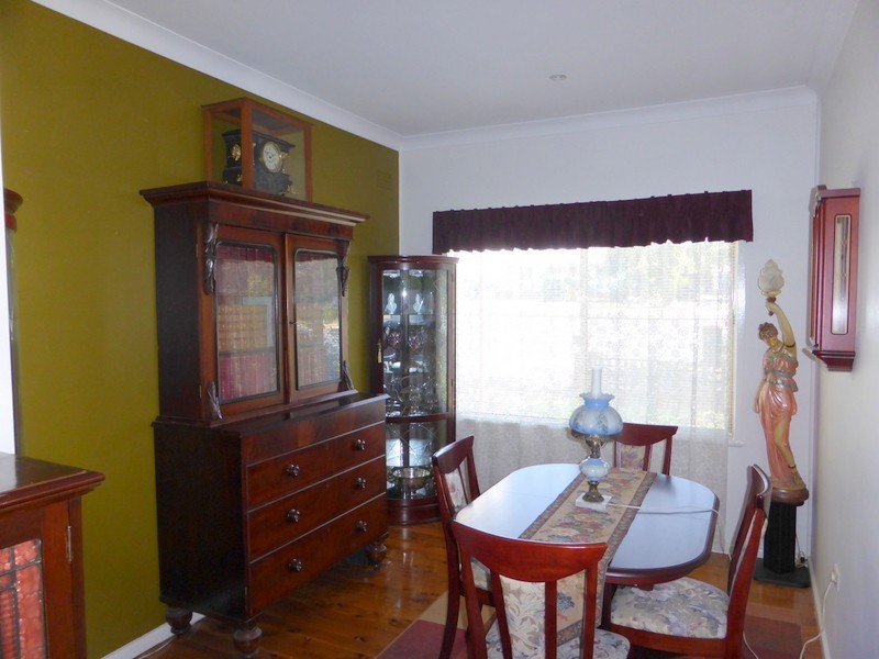 17 Orange Street, Parkes NSW 2870