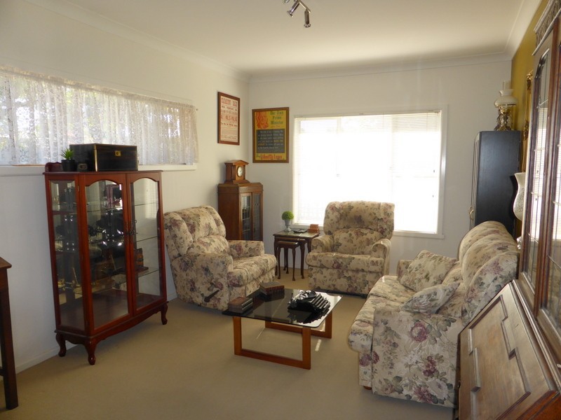 17 Orange Street, Parkes NSW 2870