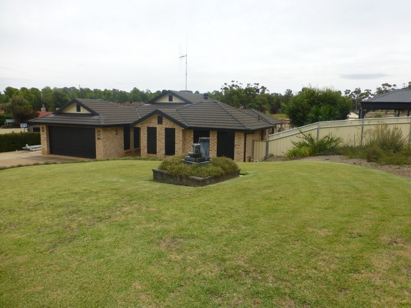35 Glenburnie Close, Parkes NSW 2870