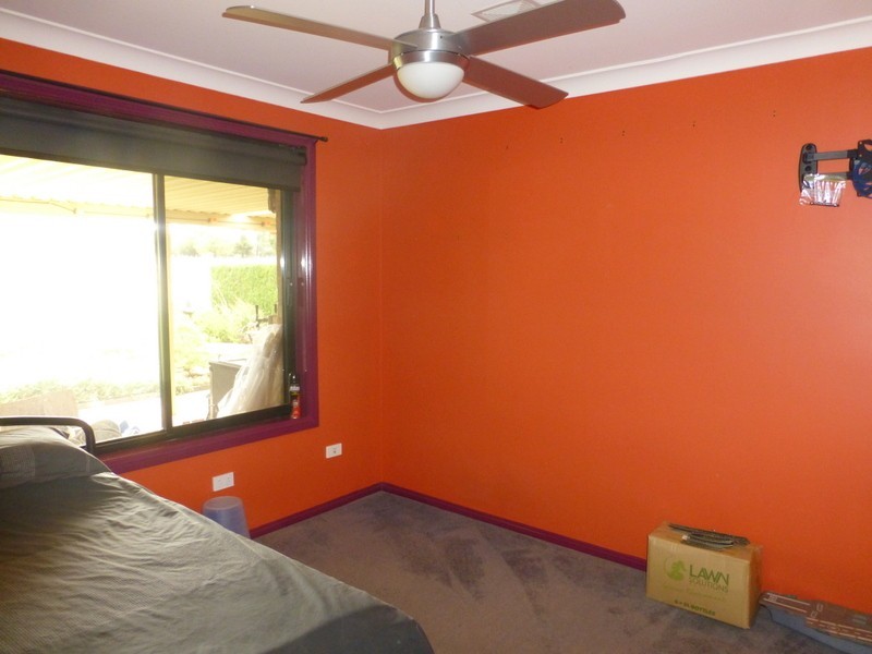 35 Glenburnie Close, Parkes NSW 2870