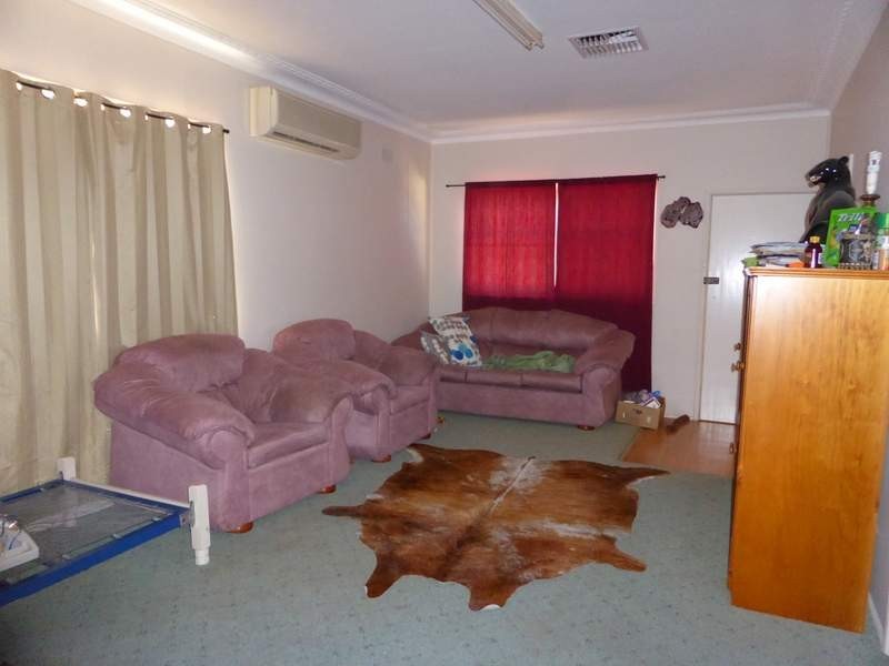 26 Webb Street, Parkes NSW 2870