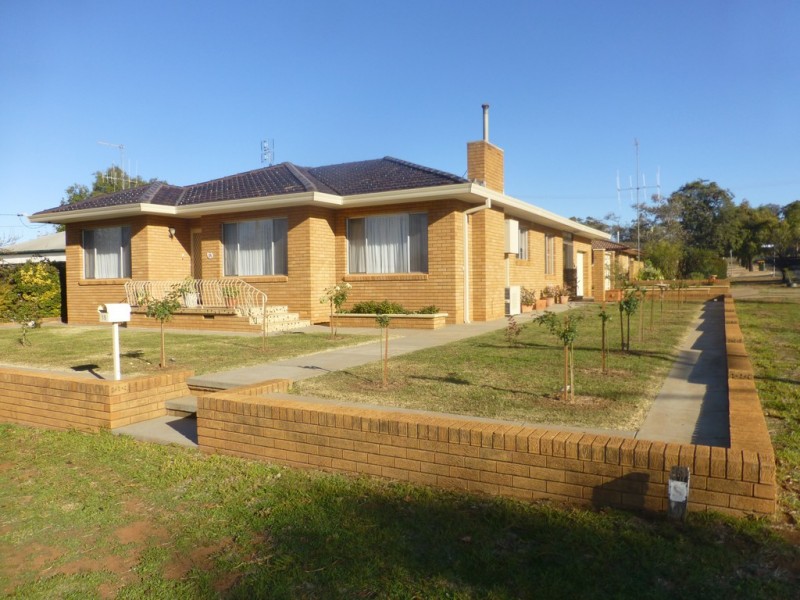 15 Carrington Street, Parkes NSW 2870