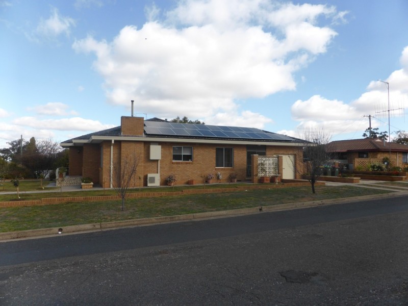 15 Carrington Street, Parkes NSW 2870