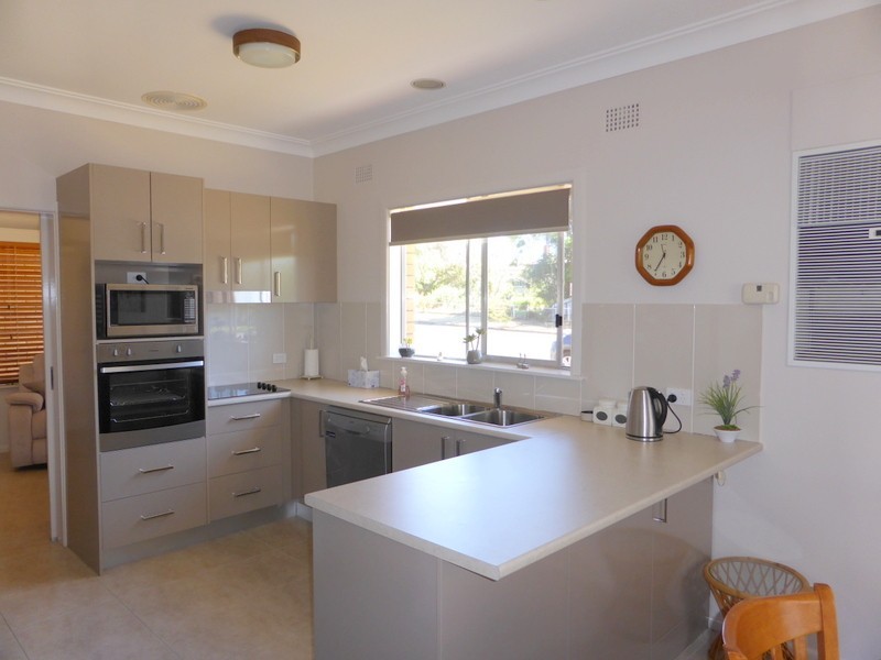 15 Carrington Street, Parkes NSW 2870
