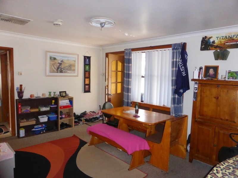 9 Faull Crescent, Parkes NSW 2870