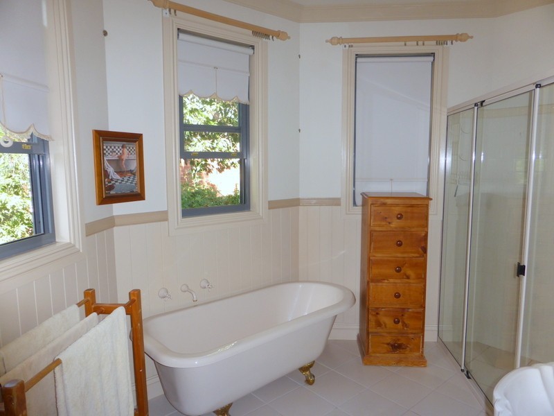 11 Close Street, Parkes NSW 2870