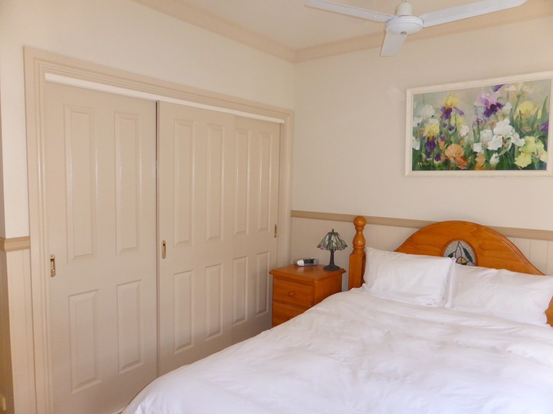 11 Close Street, Parkes NSW 2870