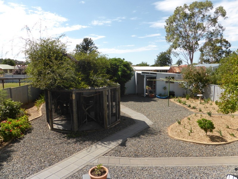 11 Close Street, Parkes NSW 2870