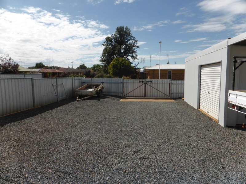 11 Close Street, Parkes NSW 2870
