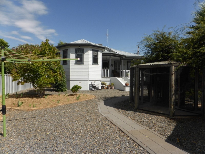 11 Close Street, Parkes NSW 2870