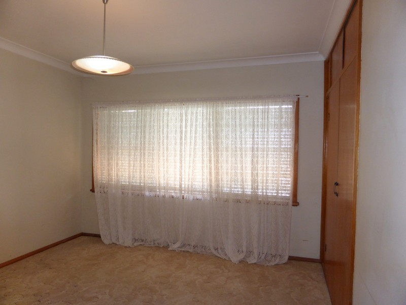 10 Glenwarrie Place, Parkes NSW 2870