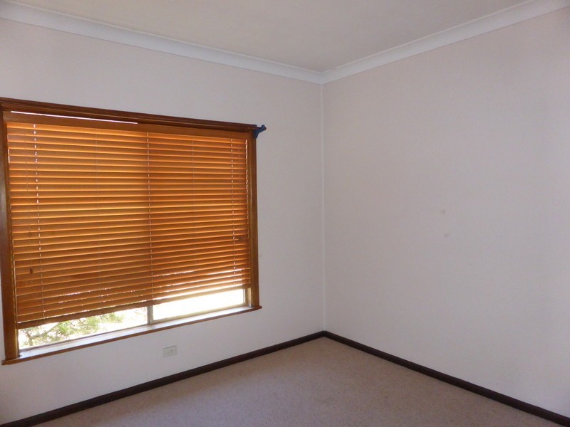 24 Thomas Street, Parkes NSW 2870