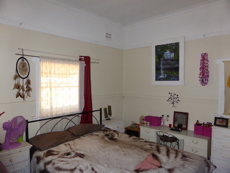 18 Caswell St, Peak Hill NSW 2869