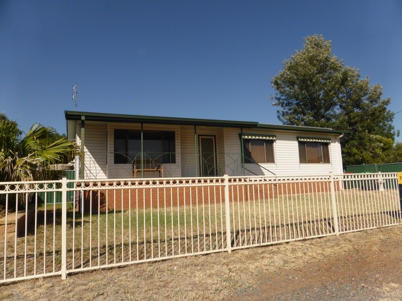 79 Woodward Street, Parkes NSW 2870
