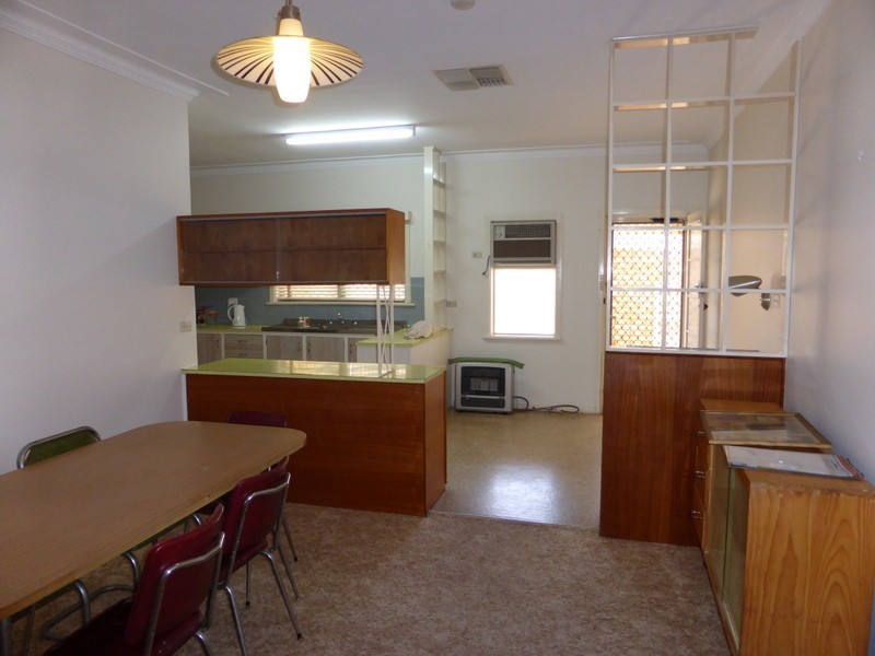 16A Armstrong Street, Parkes NSW 2870
