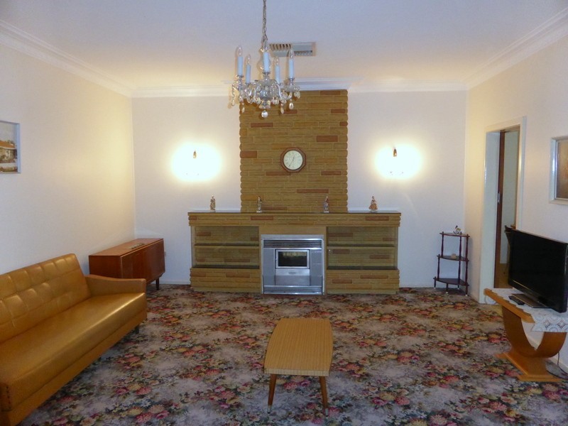 16A Armstrong Street, Parkes NSW 2870