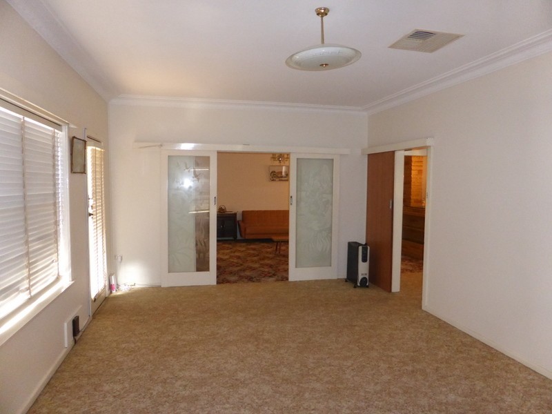 16A Armstrong Street, Parkes NSW 2870