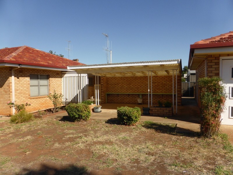 16A Armstrong Street, Parkes NSW 2870