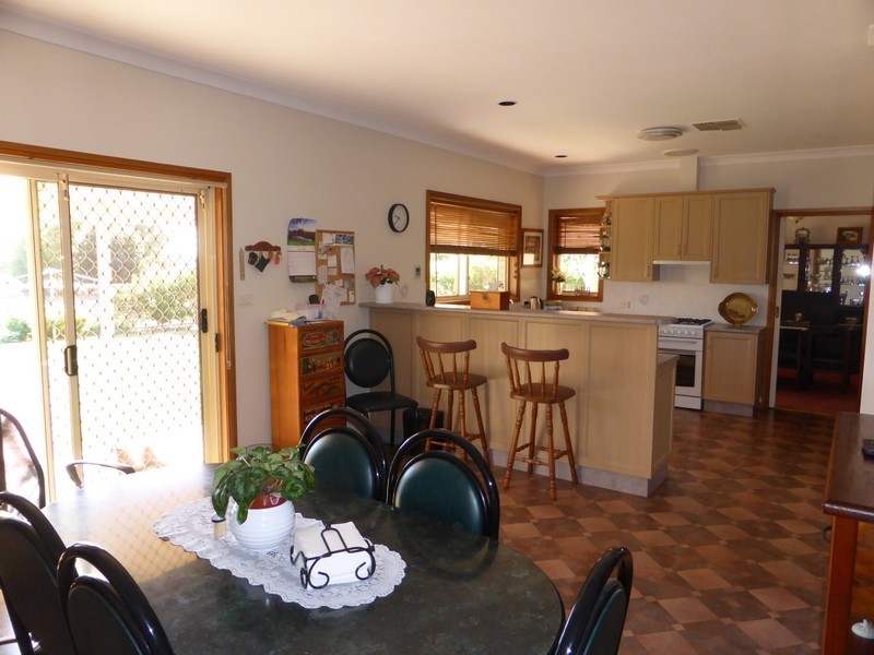 48 Field Road, Parkes NSW 2870