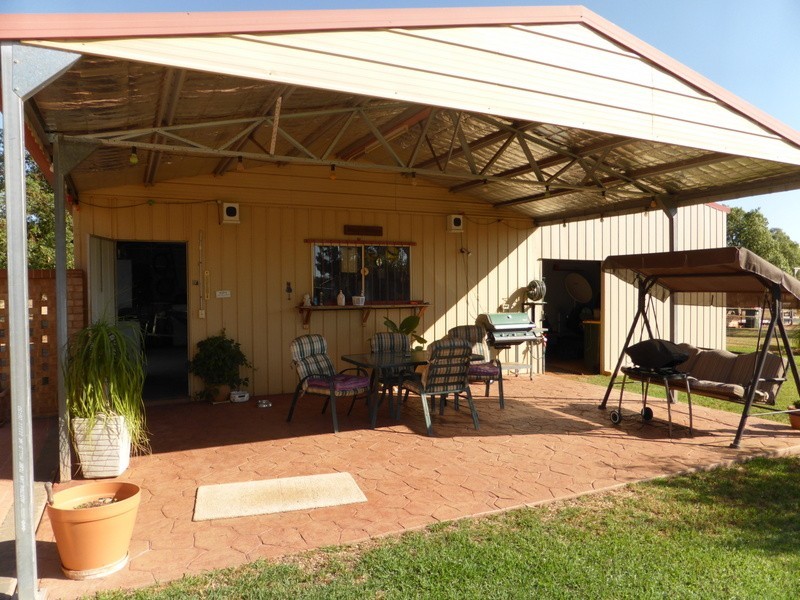 48 Field Road, Parkes NSW 2870