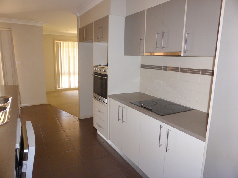 7 Mossgiel Close, Parkes NSW 2870
