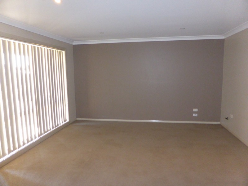 7 Mossgiel Close, Parkes NSW 2870