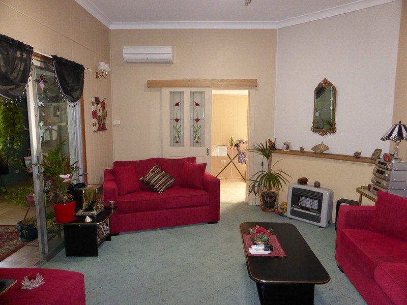 13 Carrington Street, Parkes NSW 2870