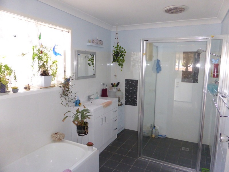 13 Carrington Street, Parkes NSW 2870