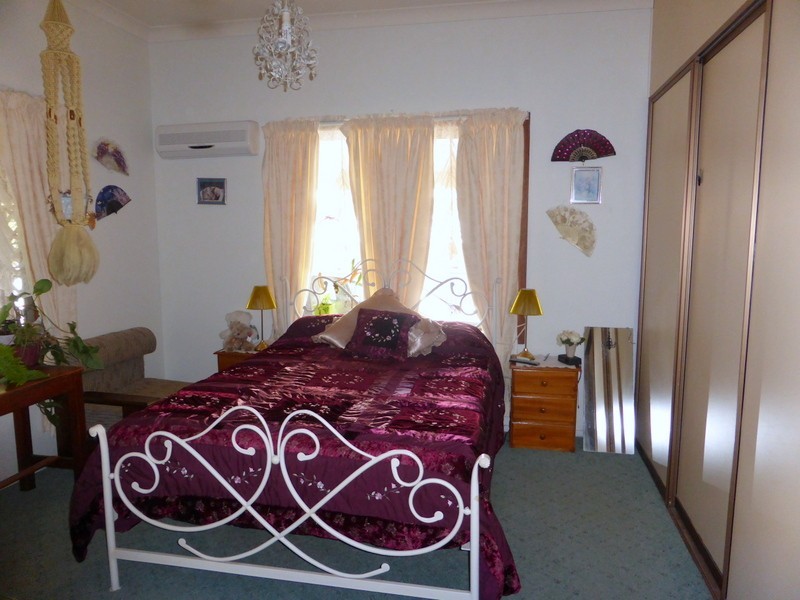 13 Carrington Street, Parkes NSW 2870