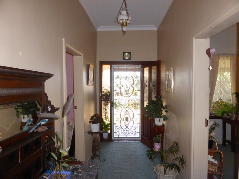 13 Carrington Street, Parkes NSW 2870