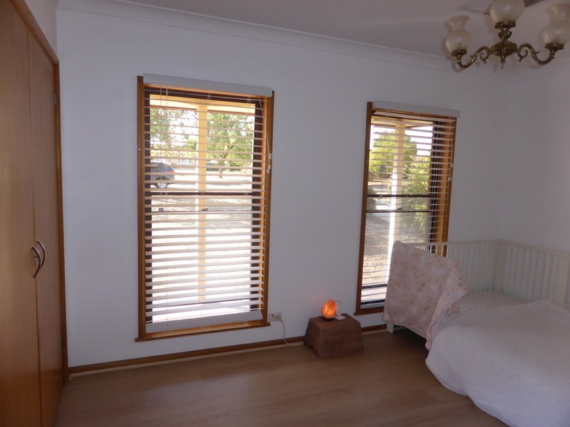 51 Brolgan Road, Parkes NSW 2870