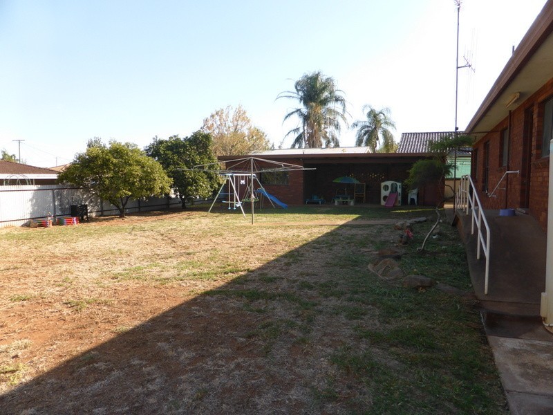 51 Brolgan Road, Parkes NSW 2870