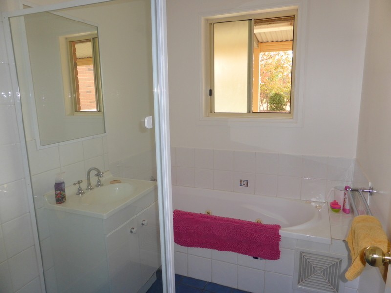 17 Wangara Lane, Parkes NSW 2870