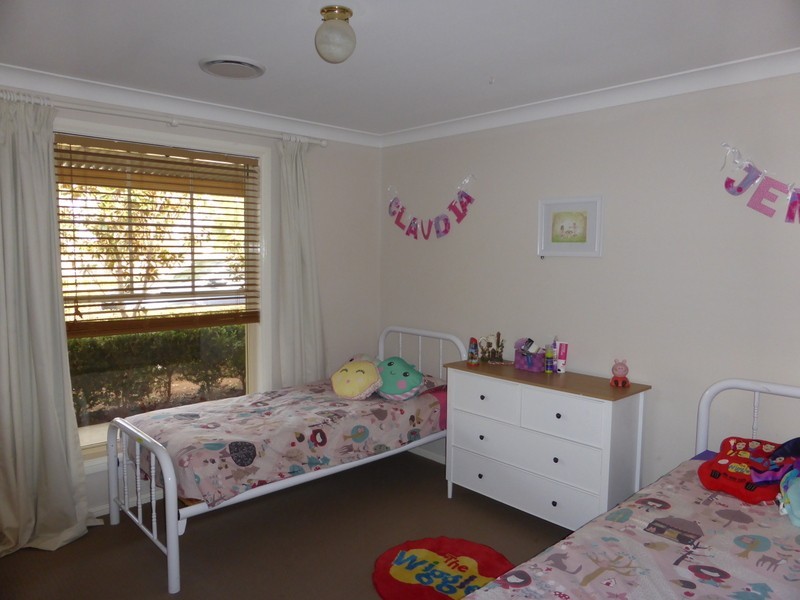 17 Wangara Lane, Parkes NSW 2870