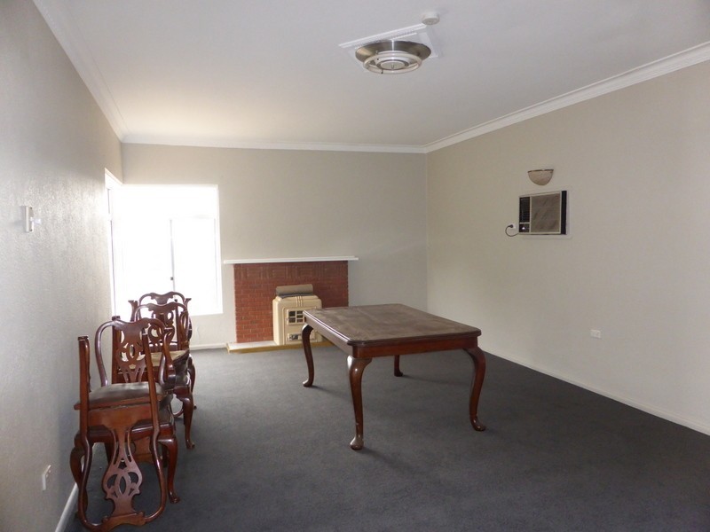 13 Brolgan Road, Parkes NSW 2870