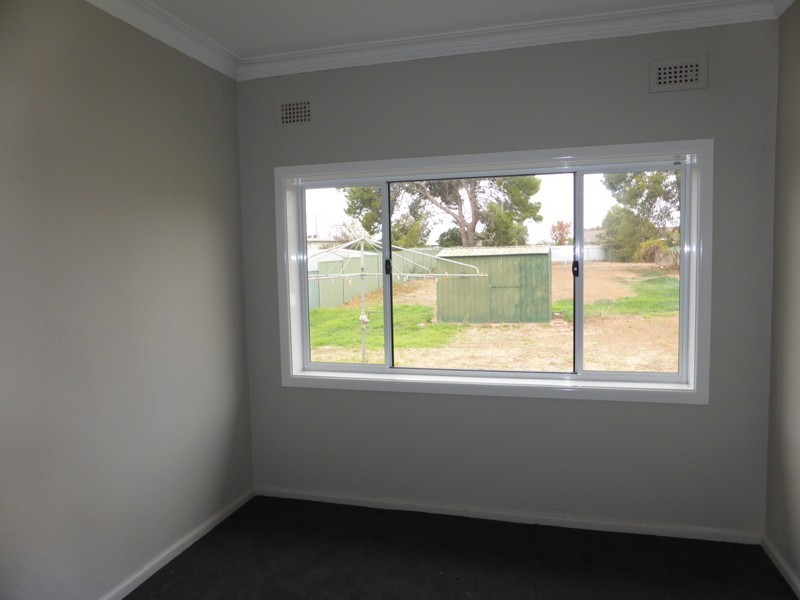 13 Brolgan Road, Parkes NSW 2870
