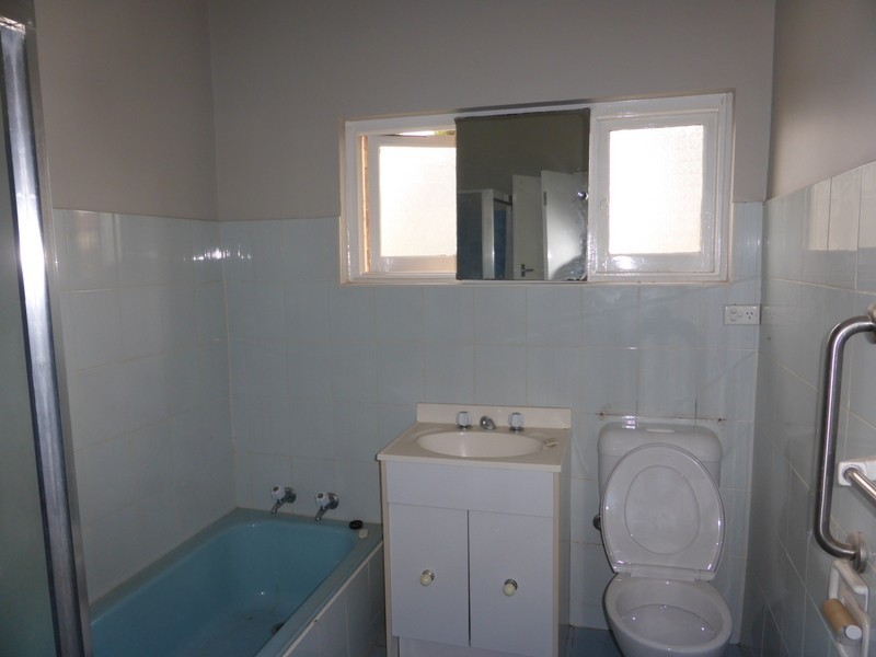 13 Brolgan Road, Parkes NSW 2870