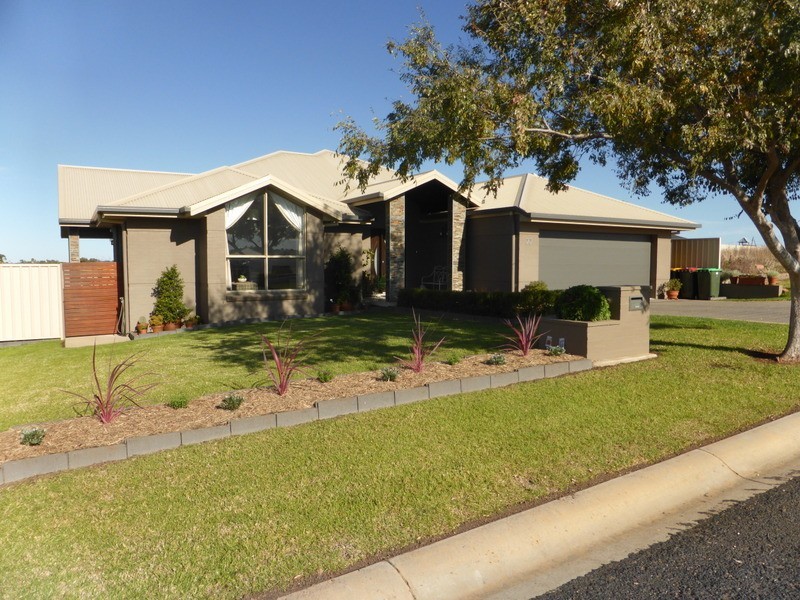 22 Rosewood Avenue, Parkes NSW 2870
