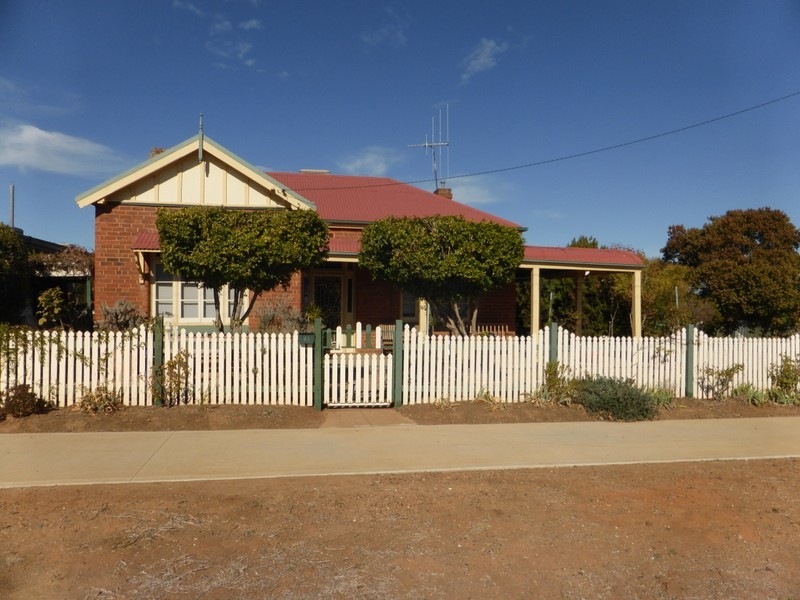 43 Bushman Street, Parkes NSW 2870
