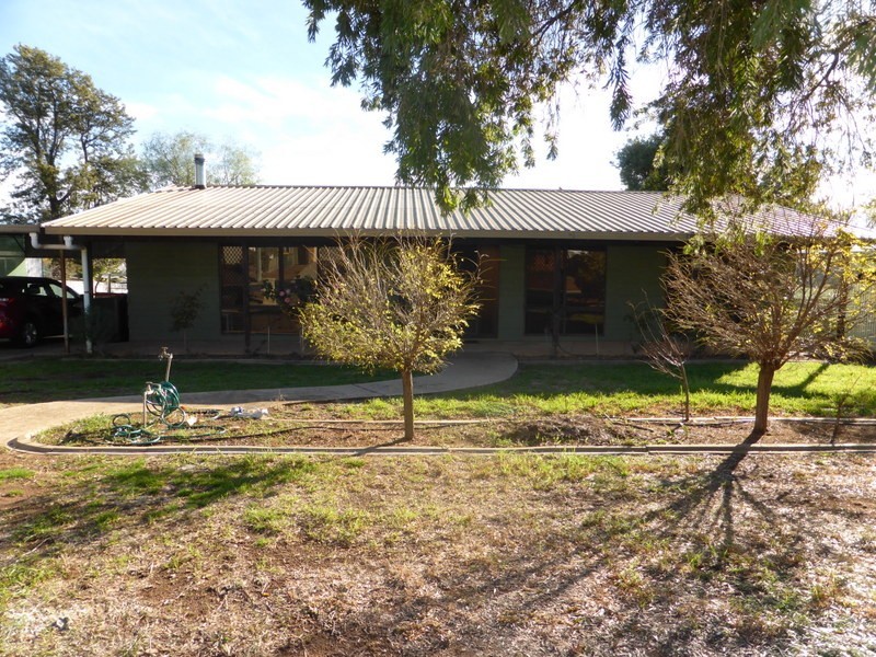 6 Paterson Street, Parkes NSW 2870