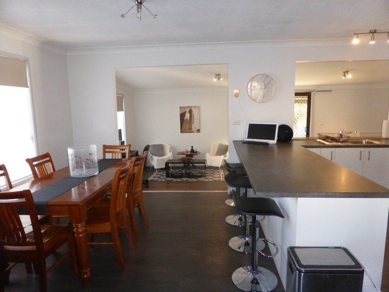 6 Paterson Street, Parkes NSW 2870