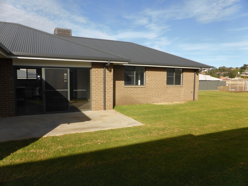 9 Hydrangea Avenue, Parkes NSW 2870