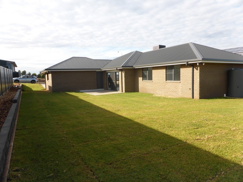 9 Hydrangea Avenue, Parkes NSW 2870